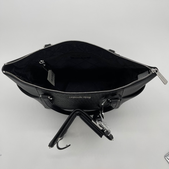 Michael Kors Charlotte Bag & Double Zip Wa… - Picture 7 of 11